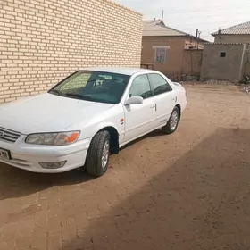 Toyota Camry 2000