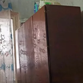 продается старая мебель