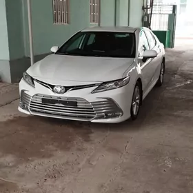 Toyota Camry 2022