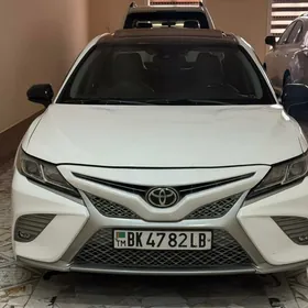 Toyota Camry 2020