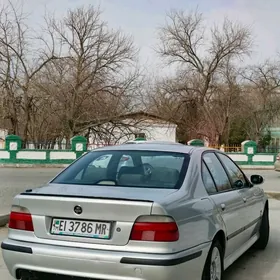 BMW E39 2000