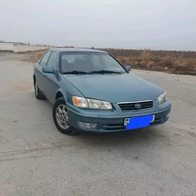 Toyota Camry 2000