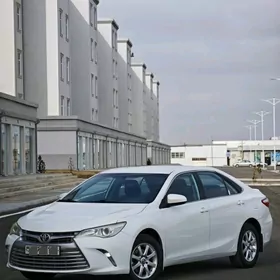Toyota Camry 2017