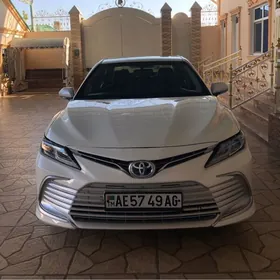 Toyota Camry 2021