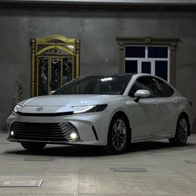 Toyota Camry 2025