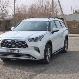 Toyota Highlander 2023