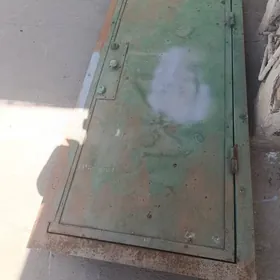 дверь металлическая