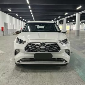 Toyota Highlander 2020