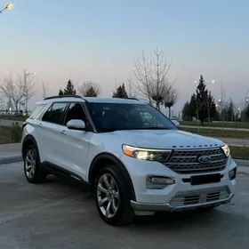 Ford Explorer 2023