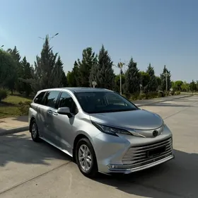 Toyota Sienna 2021