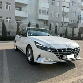 Hyundai Elantra 2022