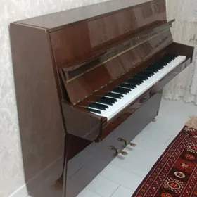 Röniş pianino