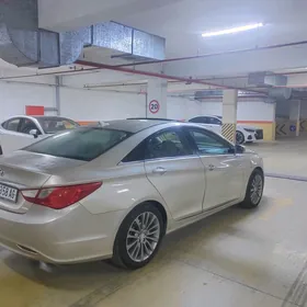 Hyundai Sonata 2011