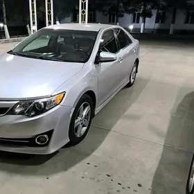 Toyota Camry 2014