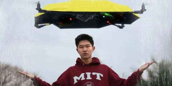 Инженер создал летающий зонт. Он сам следует за владельцем