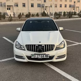 Mercedes-Benz C300 2008