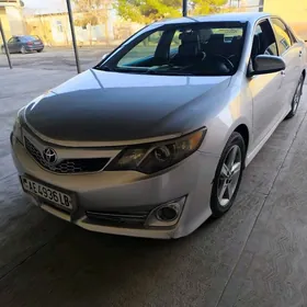 Toyota Camry 2013