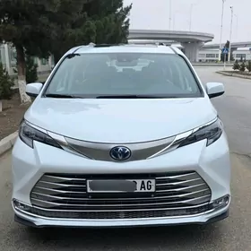 Toyota Sienna 2024