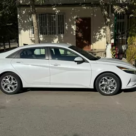 Hyundai Elantra 2021