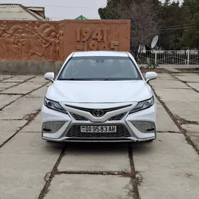 Toyota Camry 2020