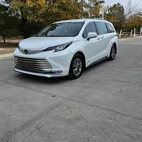 Toyota Sienna 2021