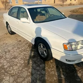 Toyota Avalon 1999