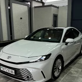 Toyota Camry 2025