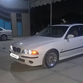 BMW E39 2001