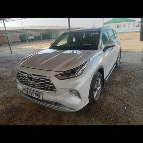 Toyota Highlander 2022