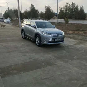 Toyota Highlander 2019