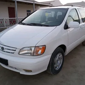 Toyota Sienna 2002