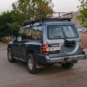 Mitsubishi Pajero 1999