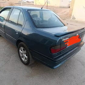 Nissan Primera 1996