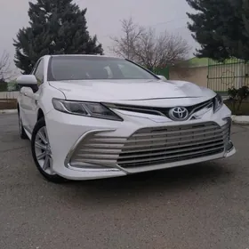 Toyota Camry 2021