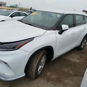 Toyota Highlander 2022