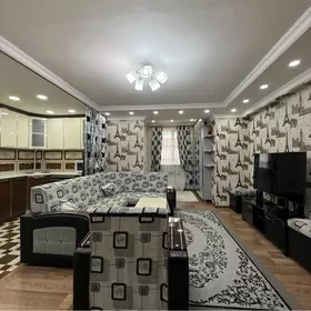 10 Mkr 4kom10 Мкр 4 ком 2этаж