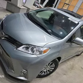 Toyota Sienna 2020