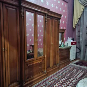 kratira yaṣ 1 kommaty boss