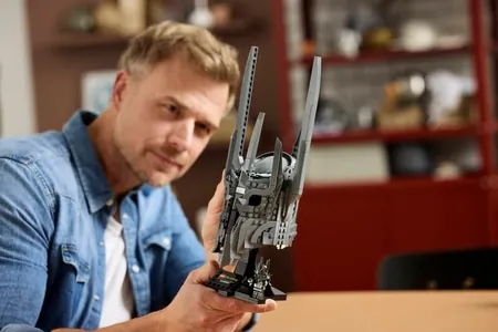 LEGO «Ýüzükleriň hökümdaryndaky» Sauronyň tuwulgasynyň toplumyny çykardy