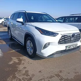 Toyota Highlander 2021
