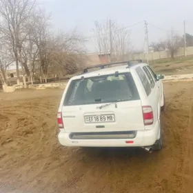 Nissan Pathfinder 1999