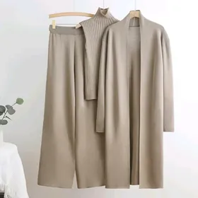 Трикотажный костюм-тройка