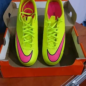 Butsy/ бутсы/sarakanoska