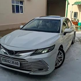 Toyota Camry 2021