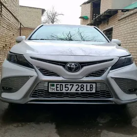Toyota Camry 2021