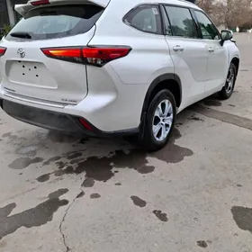 Toyota Highlander 2022