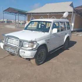 Mitsubishi Pajero 1993