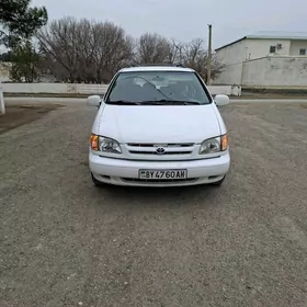 Toyota Sienna 2000