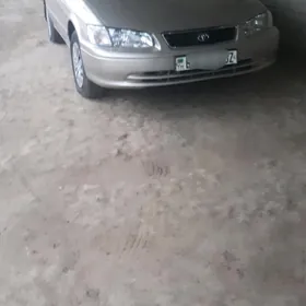 Toyota Camry 2000