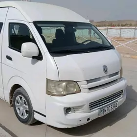 Toyota Hiace 2012